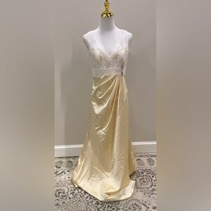 NWT Sophia Tolli Dress. Size 10